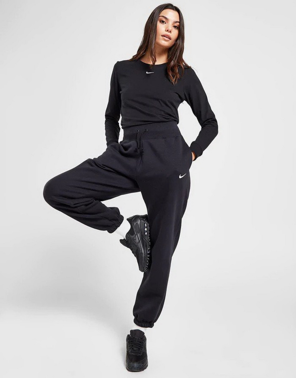 מכנסי טרנינג נייקי בצבע שחור לJD, מחיר: 125 שקלים במקום 149.90  (צילום: יחצ חול)