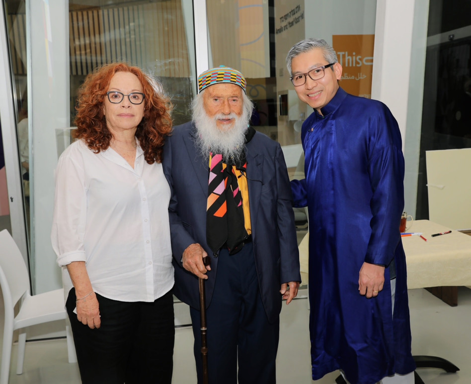 לאי דוק טראנג, יעקב אגם ורותי מקבי (צילום: הדר ואן קולא)