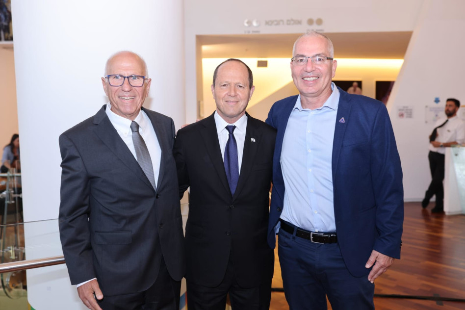 גלעד גולוב, ניר ברקת ואמיר שני   (צילום: שי שבירו)