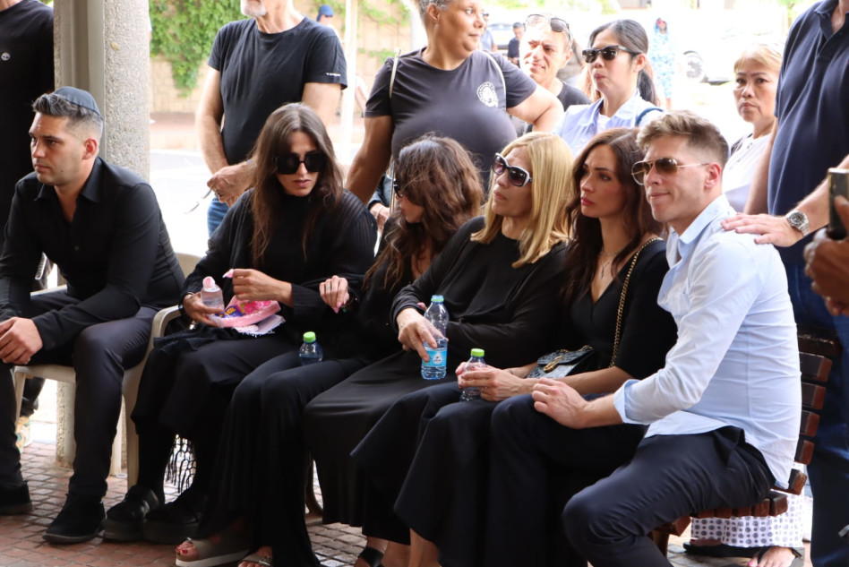 יהודית באומן וילדיה (צילום: ניר פקין)