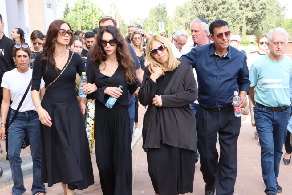 שימי תבורי, יהודית באומן ובנותיה (צילום: ניר פקין)