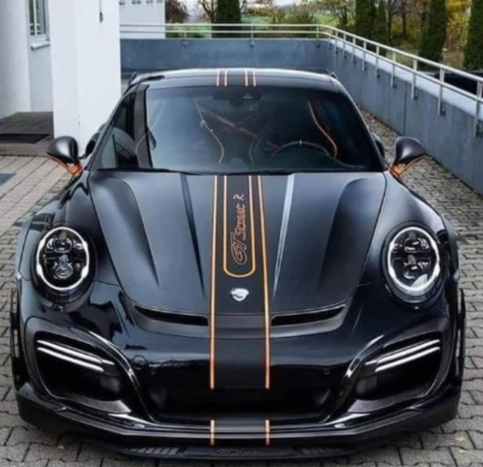 פורשה 911 (צילום: צילום מסך טוויטר)