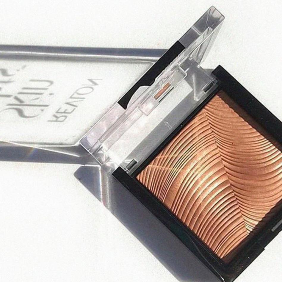 רבלון SKIN LIGHTS BRONZER  (צילום: יחצ)