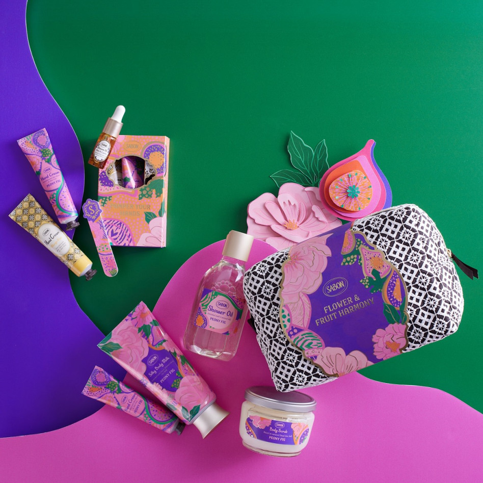 Peony Fig Flower & fruit Kit and Hand Kit (צילום: רונן מנגן)