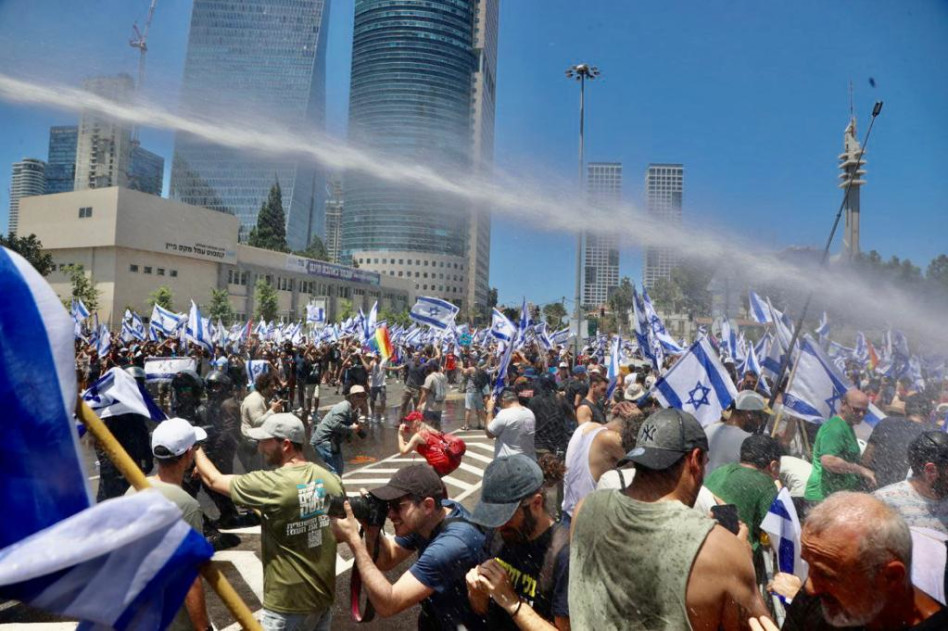 מכת''זית הופעלה נגד מפגינים בעת חסימת כביש בתל אביב במהלך יום השיבוש (צילום: אבשלום ששוני)