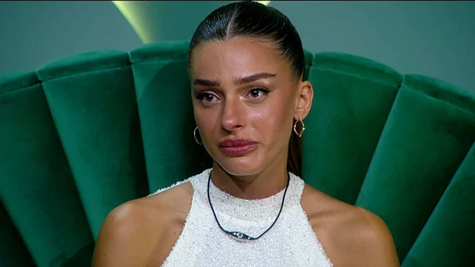 ״הקולר של השמלה חנק אותי למוות״ (צילום: צילום מסך רשת 13)