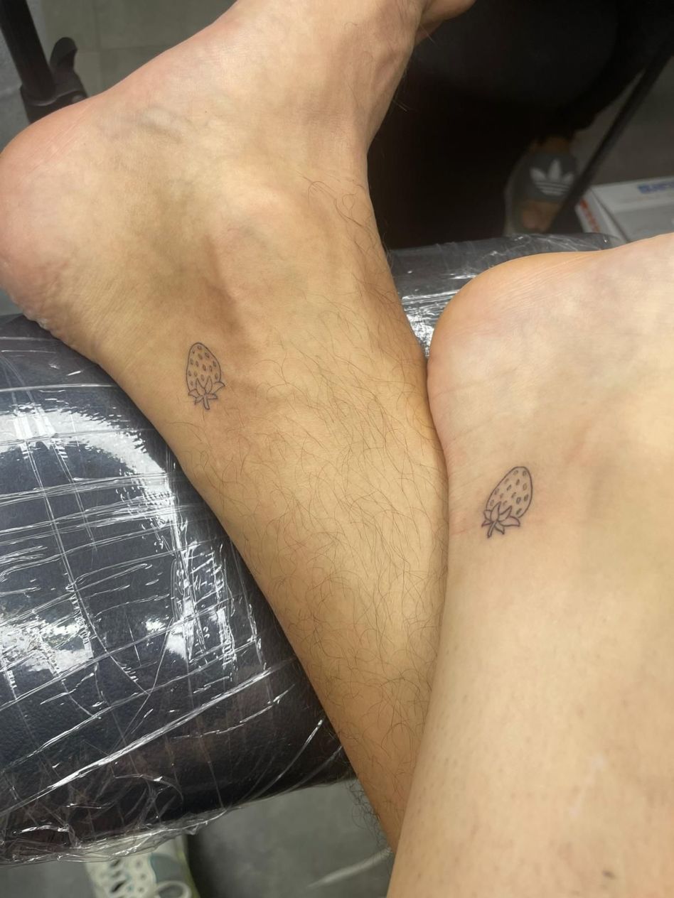 הקעקועים שעשו רוי רייניש ולין אלפי (צילום: יחצ)