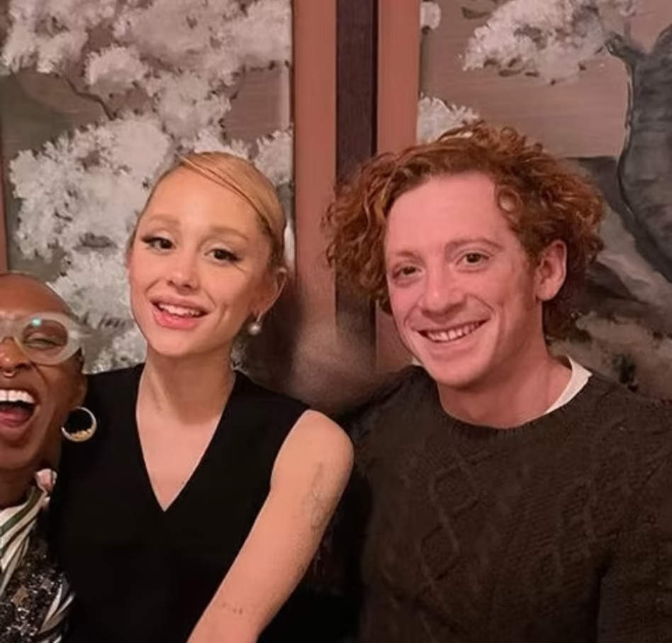 אריאנה גרנדה ואית'ן סלייטר (צילום: צילום מסך אינסטגרם)