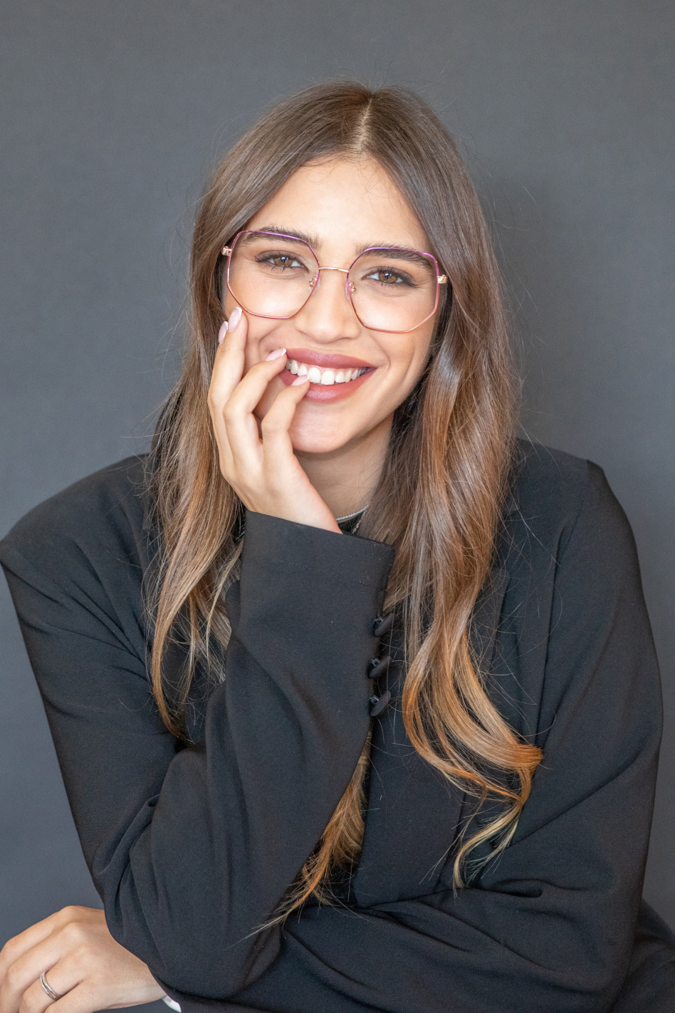 פנים אובאליות (צילום: יחצ)