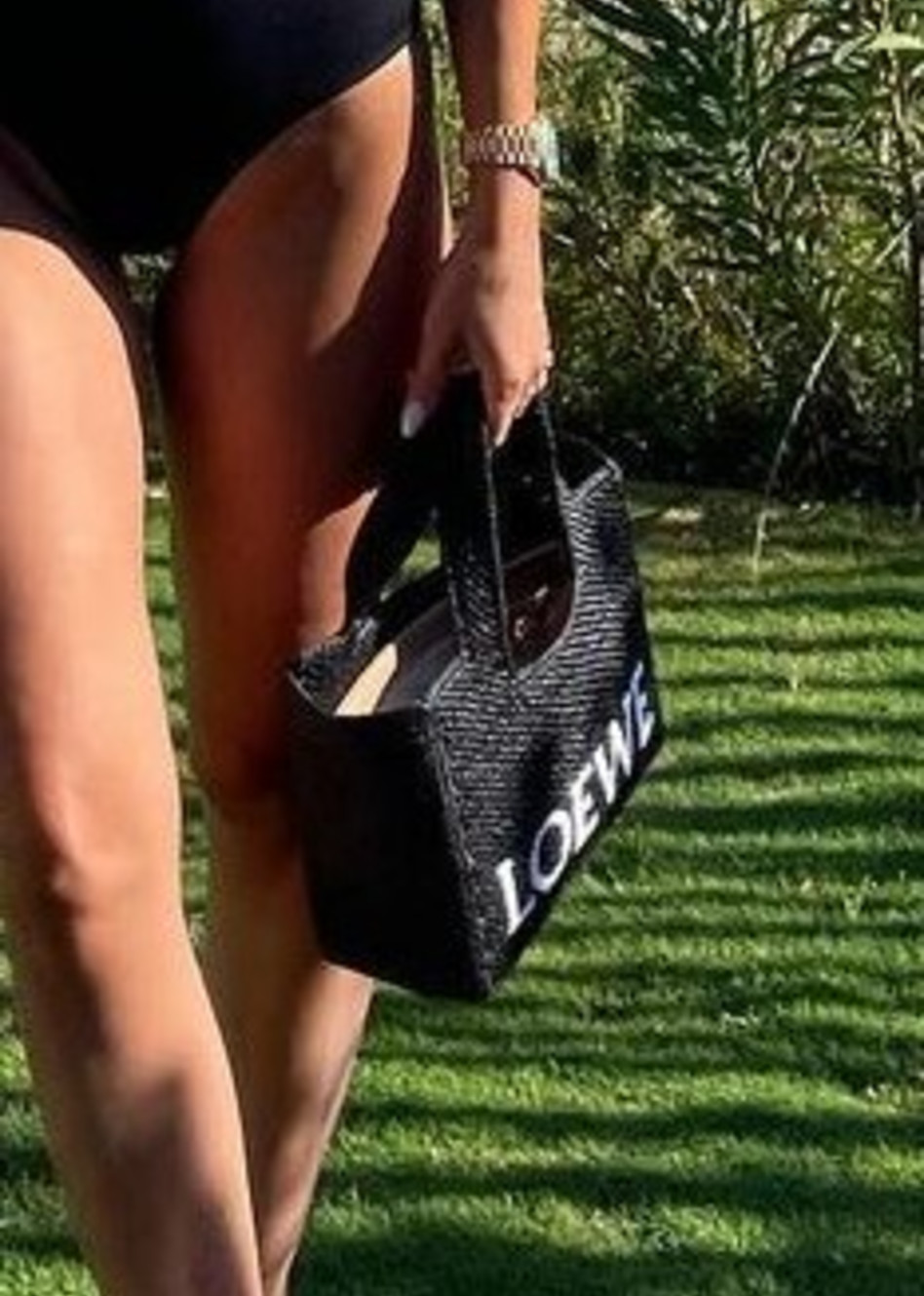 יודעת שכל פרט חשוב: זום אין לתיק ההיסטרי (צילום: אינסטגרם)