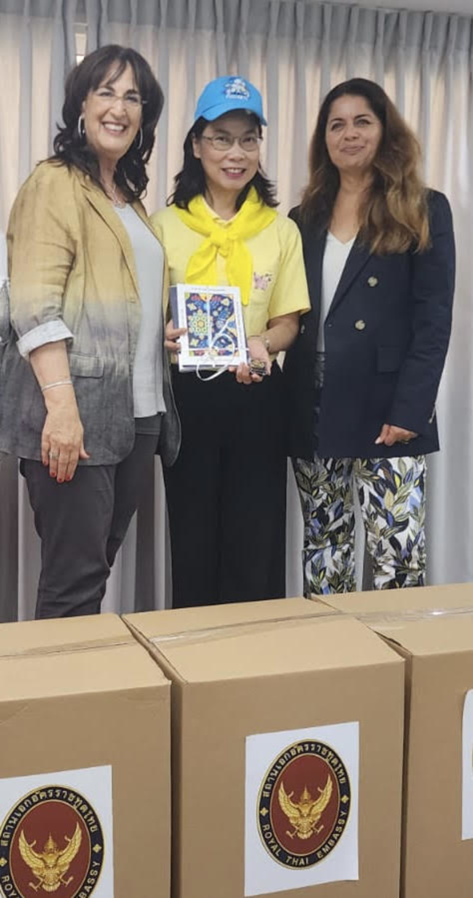 אורה כורזים, פנבאה צ'נדרראמייה ואניטה פרידמן (צילום: דוברות ויצו)