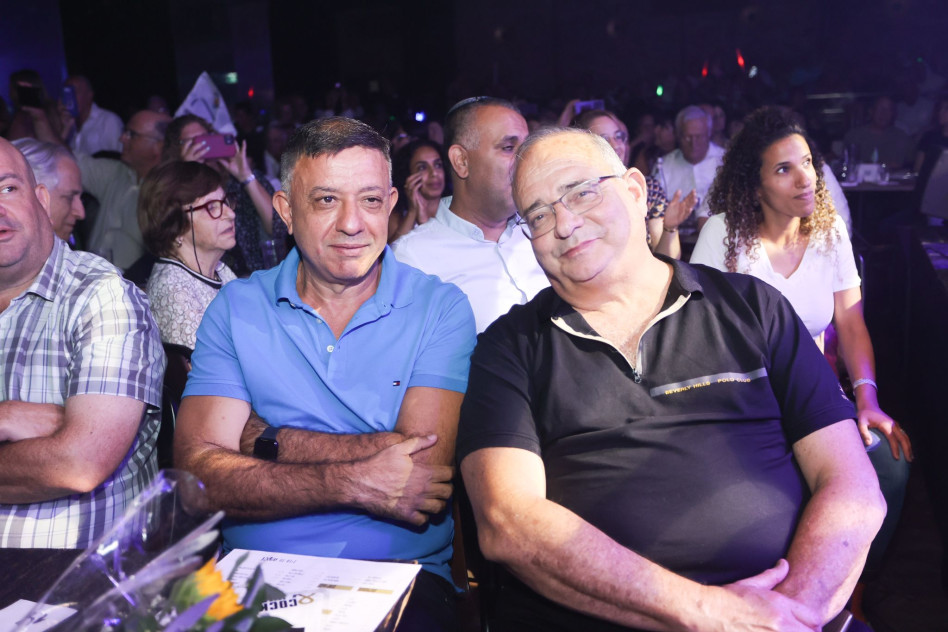 ארז מלצר ואבי גבאי (צילום: גיל נחושתן)