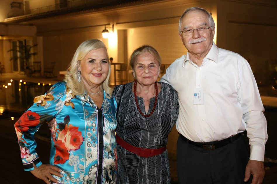 יאיר ואלה שמיר ועתליה שמלצר (צילום: יעל צור)