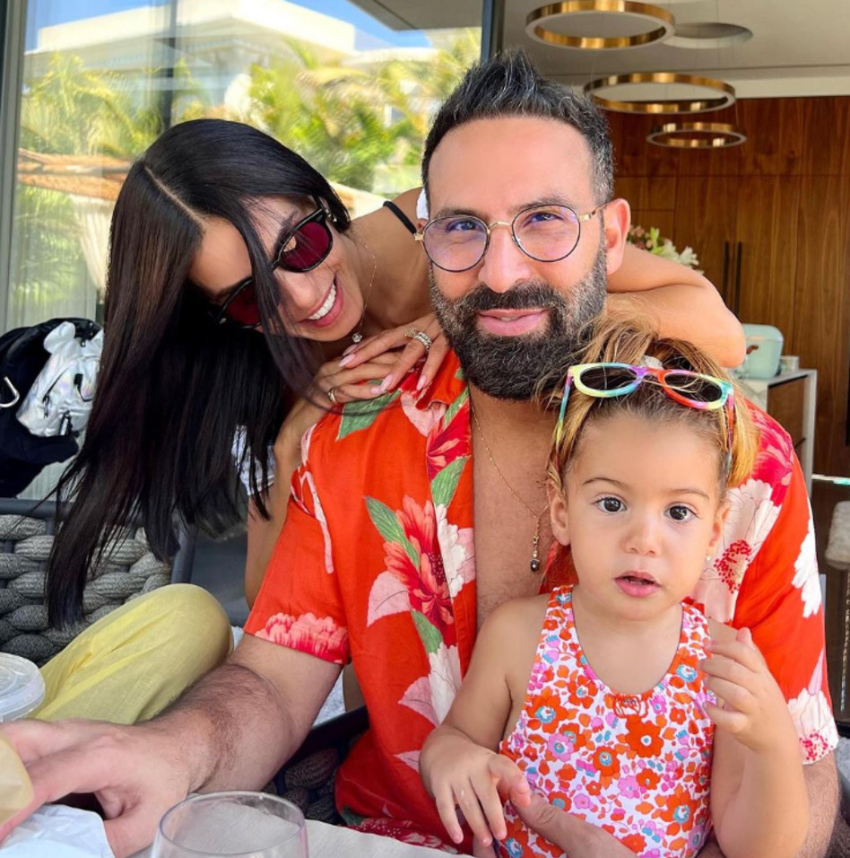 ניר ויצמן ומיכל הקטנה עם בתם (צילום: אינסטגרם)