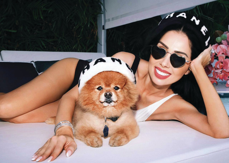 ניקול ראידמן והכלב טרי (צילום: אלמוג גבאי)