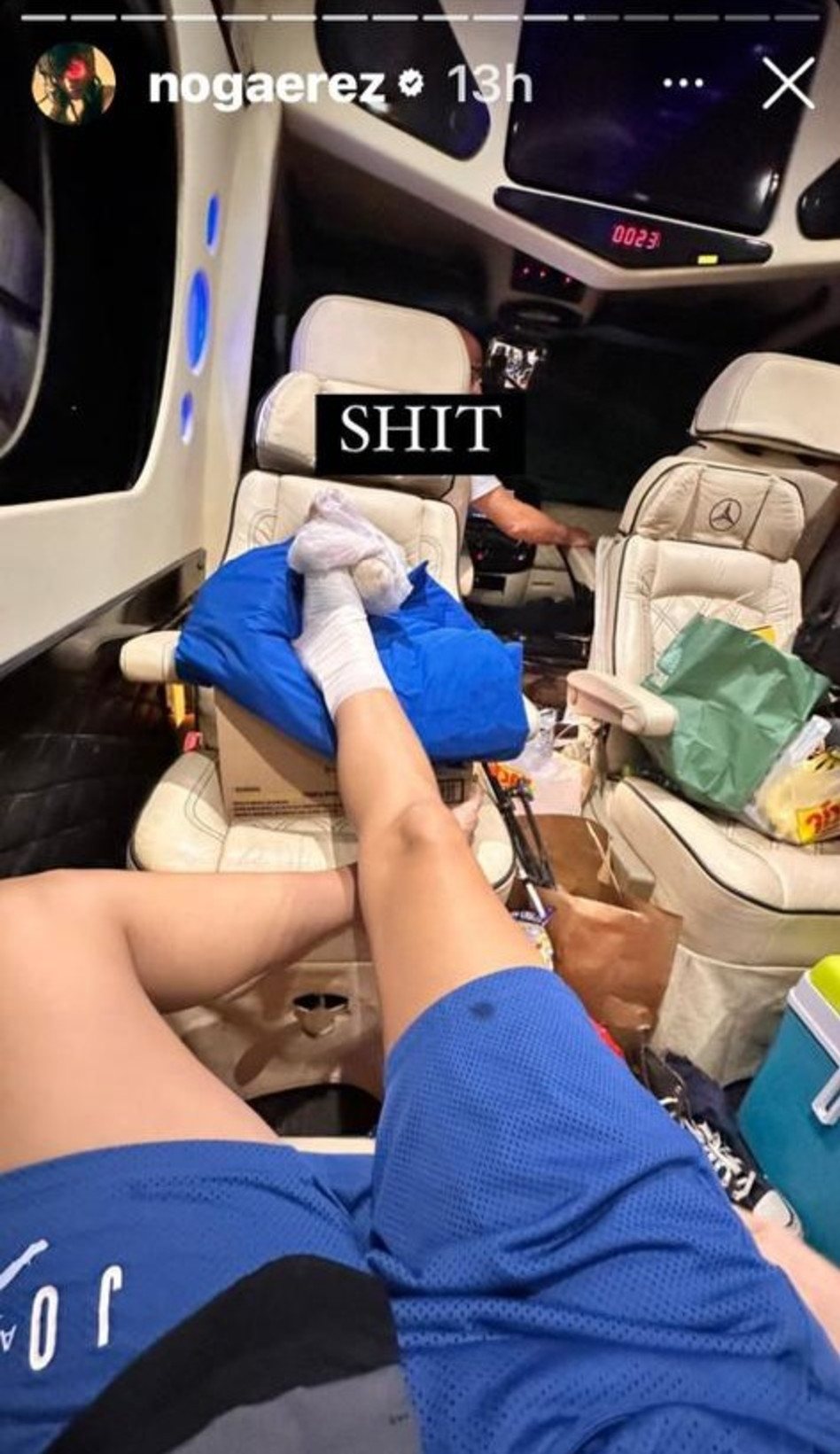 נגה ארז שברה את הרגל בזמן הופעה (צילום: צילום מסך אינסטגרם)