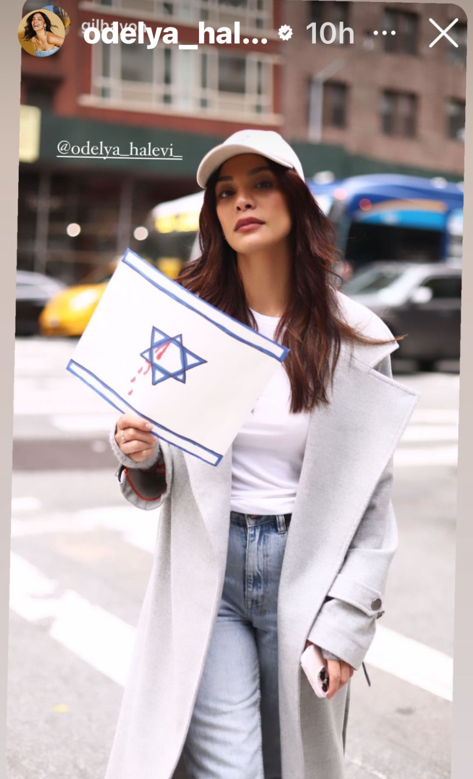 אודליה הלוי בהפגנת התמיכה בישראל (צילום: מתוך אינסטגרם)