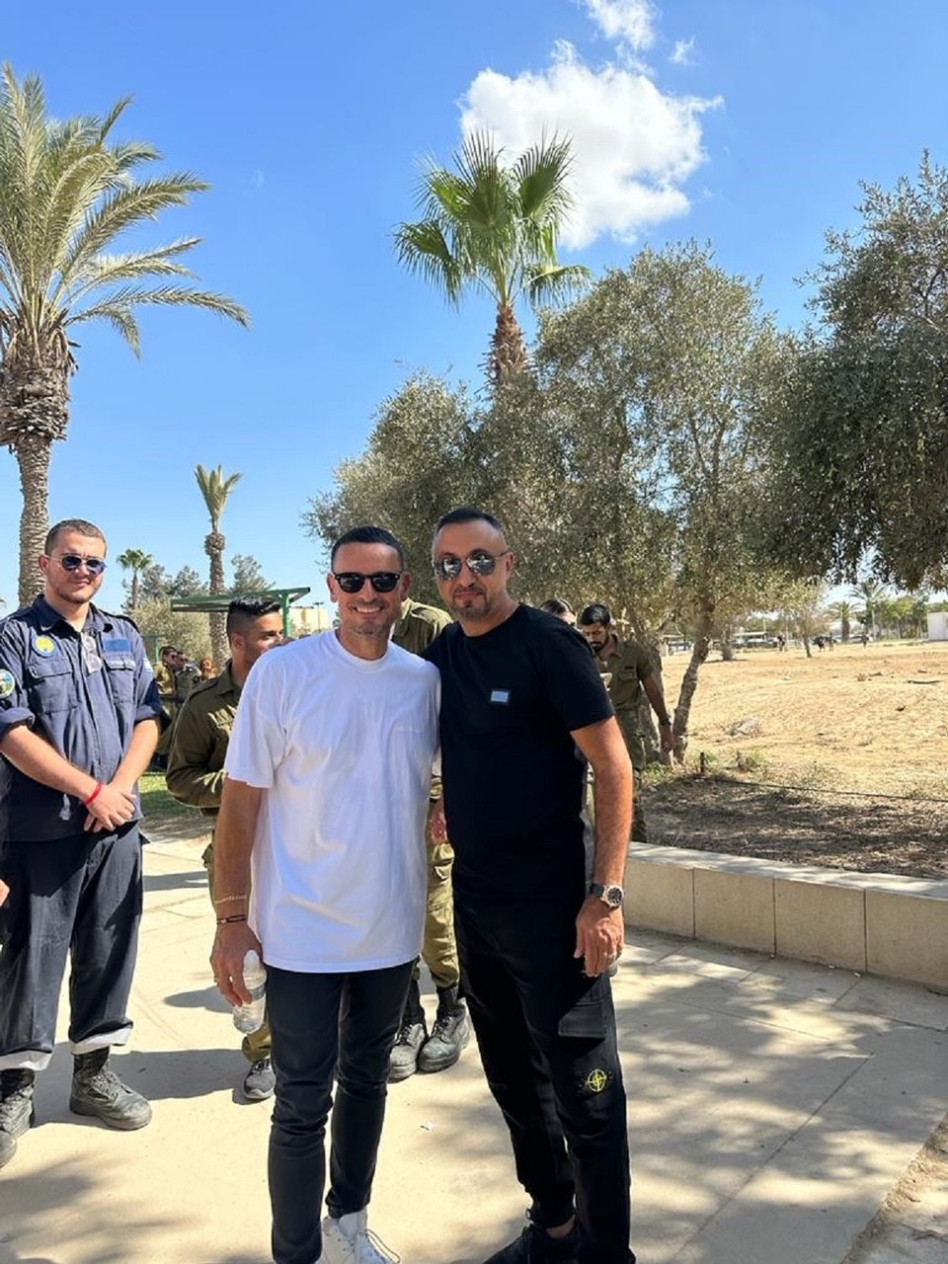 רוני אינסאנז וגיא זוארץ  (צילום: אסף לב)