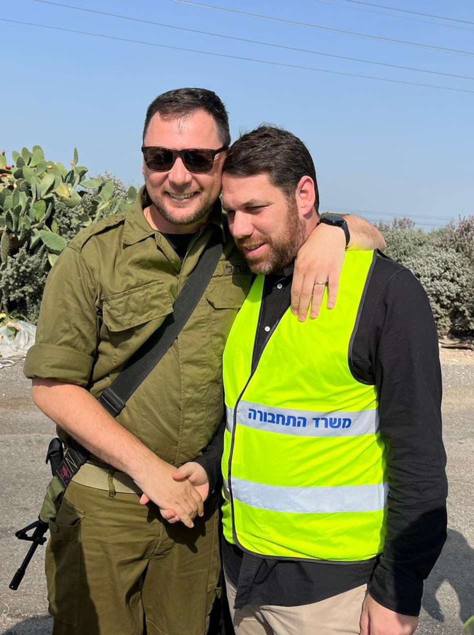 מפגש מרגש. בן זקן ווריאט (צילום: משרד התחבורה)