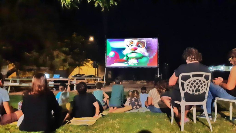 הקולנוע הנודד של סם שפיגל    (צילום: באדיבות סם שפיגל)