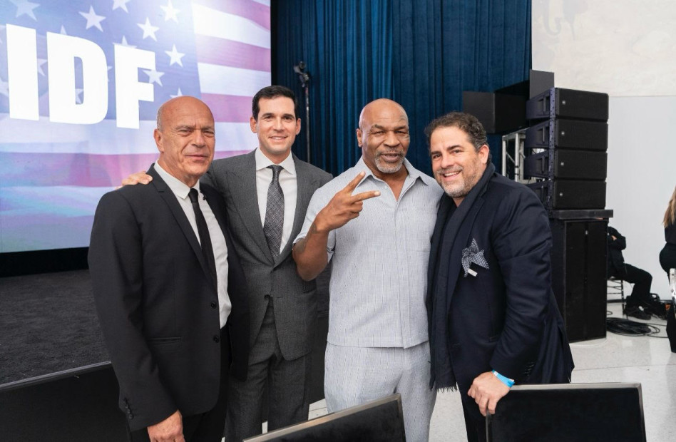 ברט ראטנר, מייק טייסון אורן אלכסנדר ובני שבתאי  (צילום: These are World Red Eye)