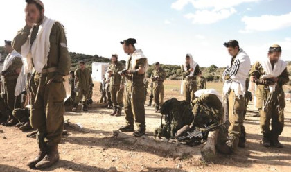 חיילים חרדים (למצולמים אין קשר לנאמר) (צילום: יהונתן בן דוד, במחנה)