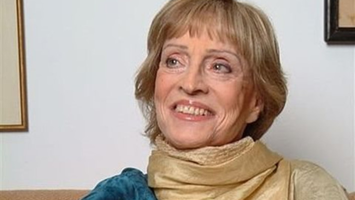 דבורה עומר (80), 2 במאי (צילום:  יוסי צבקר, ויקיפדיה)