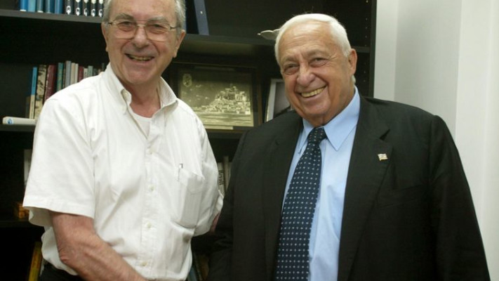 משה ארנס ואריאל שרון. צילום: יהונתן שאול