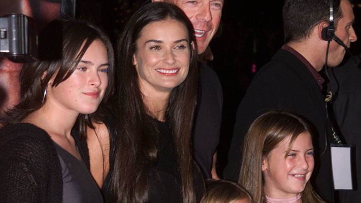 ברוס וויליס עם דמי מור ובנותיהם  (צילום: רויטרס)