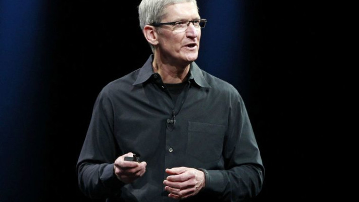 טים קוק, מנכ&quot;ל אפל. מסרב לאפשר לממשלה לפרוץ למכשירים. צילום: רויטרס