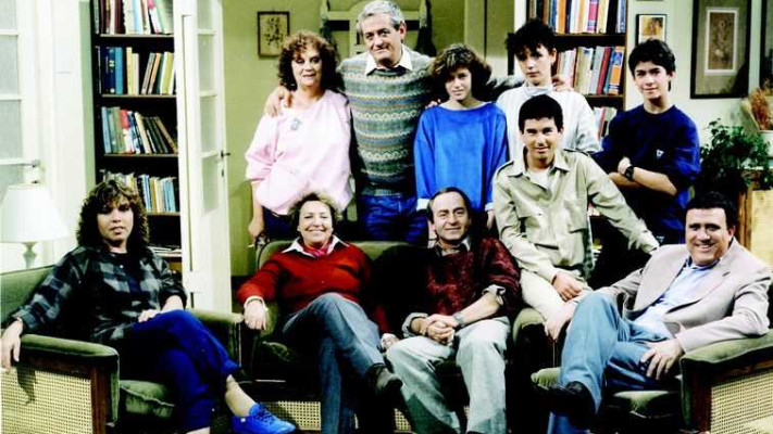 צוות ''קרובים קרובים''