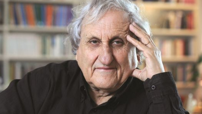 א.ב יהושע (צילום: ראובן קסטרו)