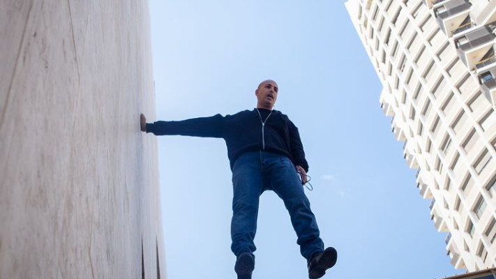 חזי דין מרחף (צילום: פלאש 90)