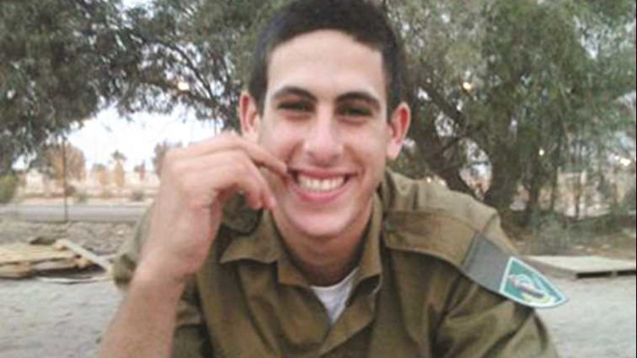 רועי פלס ז&quot;ל במהלך שירותו הצבאי. צילום: אלבום פרטי
