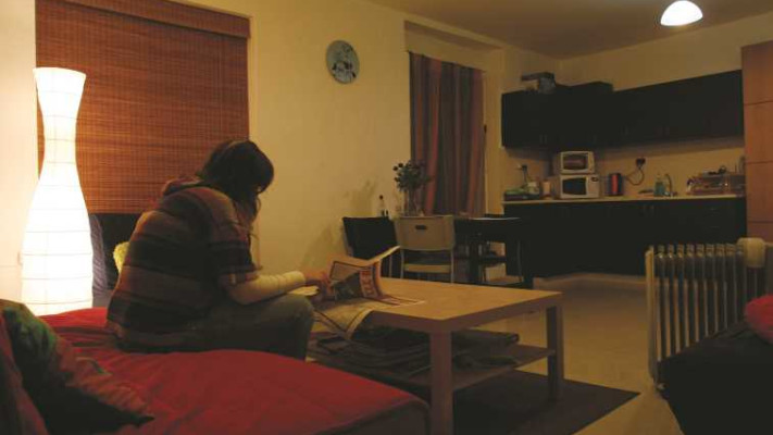 "הייתי מוצאת ספסל, שומעת לילה של שלום חנוך ונרדמת, צילום אילוסטרציה: אנה קפלן, פלאש 90