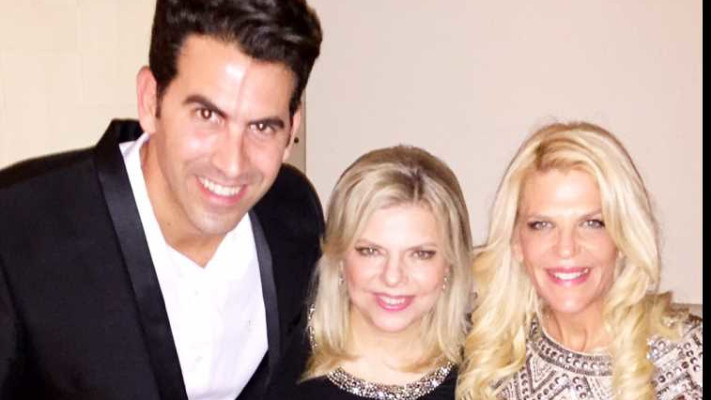 שרה נתניהו עם הסטייליסטית סנדרה רינגלר והשף שגב משה. צילום: ז'אן כהן