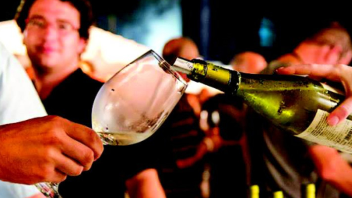 פסטיבל יין לבן במרינה בהרצליה