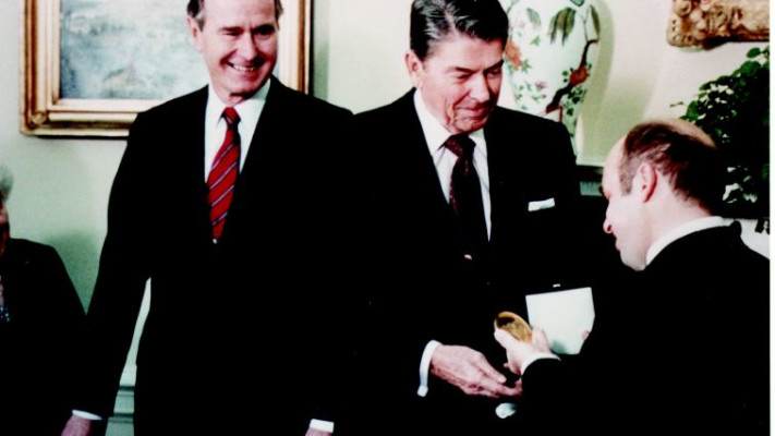 שרנסקי עם הנשיא האמריקאי רונלד רייגן