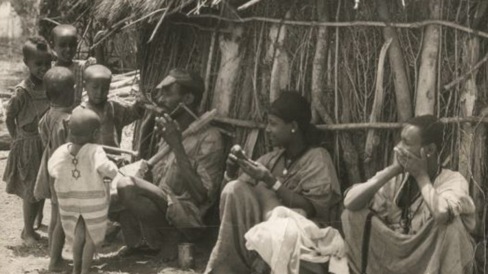 יהודים אתיופים בכפר באתיופיה