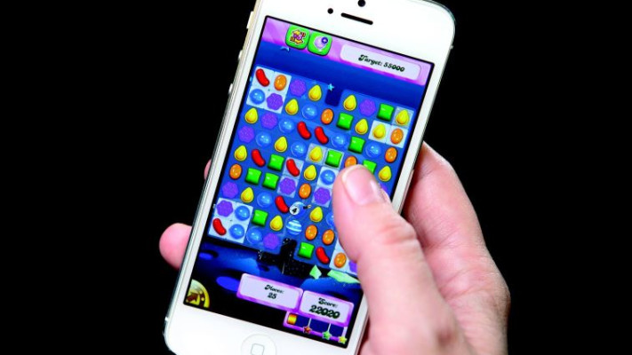 משחקי מחשב בפלאפון. צילום: רויטרס