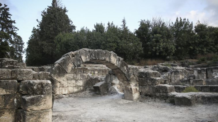 האתר הארכיולוגי בית שערים