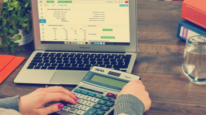 ערכים ראשונים של חינוך פיננסי. צילוםף אינג' אימג'