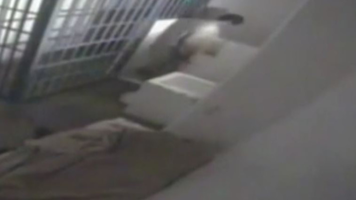 אל צ'אפו בורח מבית הכלא במקסיקו. צילום מסך