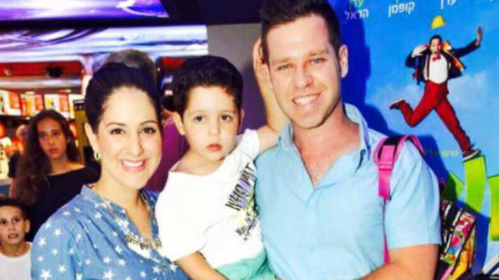 בימים יפים יותר, עם הבן. שיר ביטון ועמרי רוטברד (צילום רפי דלויה)