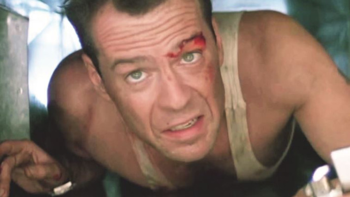 ברוס וויליס ב''מת לחיות''