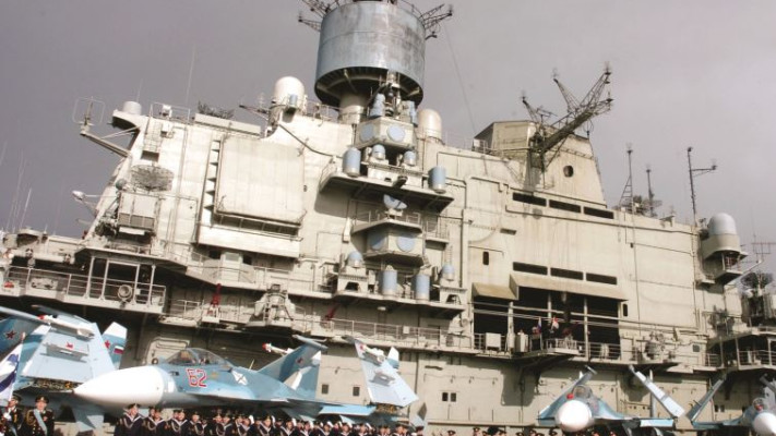נושאת מטוסים רוסית בנמל טרטוס שבסוריה, ארכיון. צילום: רויטרס
