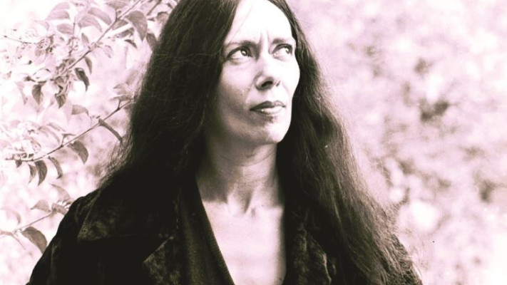 &quot;אני לא יכולה להישאר אדישה לשירה שלה&quot;. יונה וולך. צילום: ראובן קסטרו