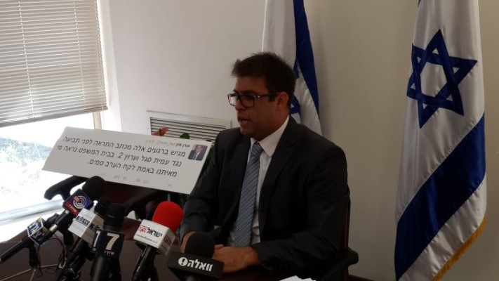 ח&quot;כ חזן ביום בו הגיש את התביעה. צילום ארכיון :אריק בנדר