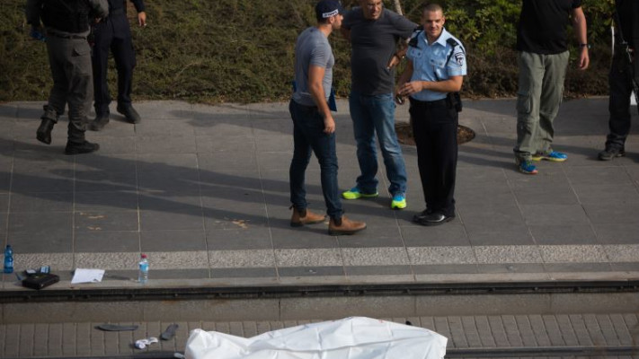  זירת הפיגוע בפיסגת זאב. צילום:יונתן סינדל, פלאש 90