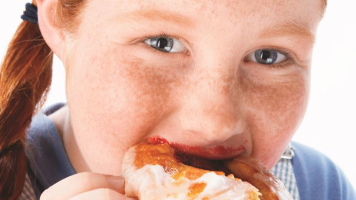 ילדה עם בעיית השמנה